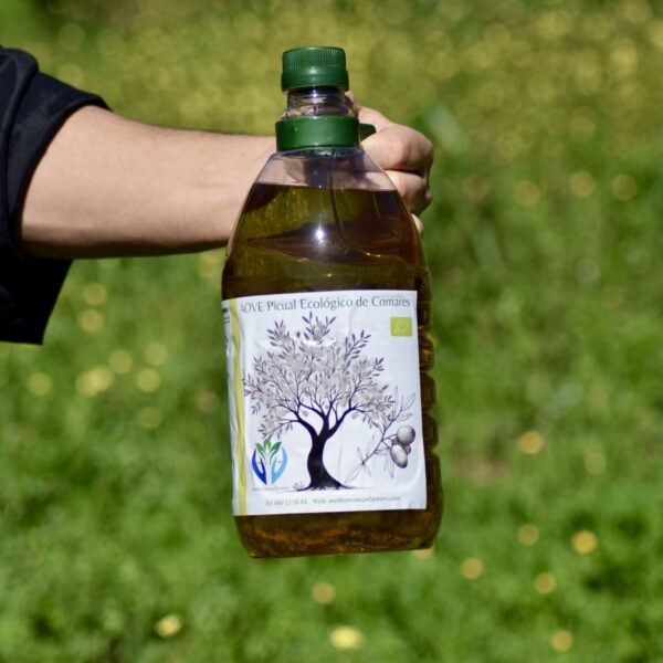 Aceite de oliva virgen extra ecológico Picual 2L de Comares. Un básico intenso y versátil para tu cocina diaria.
